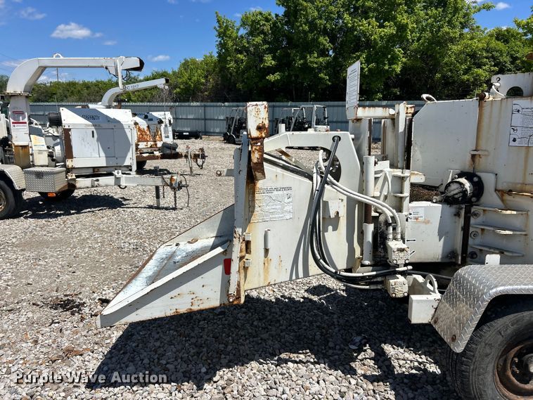 image for item YA2838 2006 Bandit 200 wood chipper