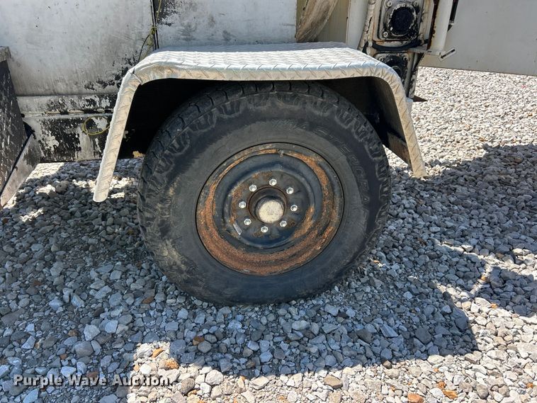 image for item YA2838 2006 Bandit 200 wood chipper