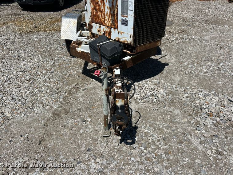image for item YA2840 2009 Altec DC1217 wood chipper