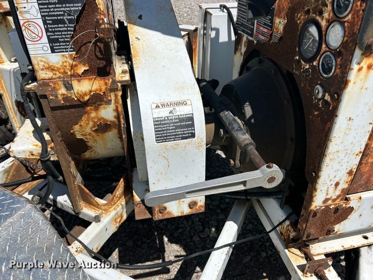 image for item YA2840 2009 Altec DC1217 wood chipper