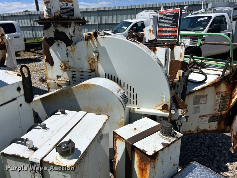 image for item YA2840 2009 Altec DC1217 wood chipper