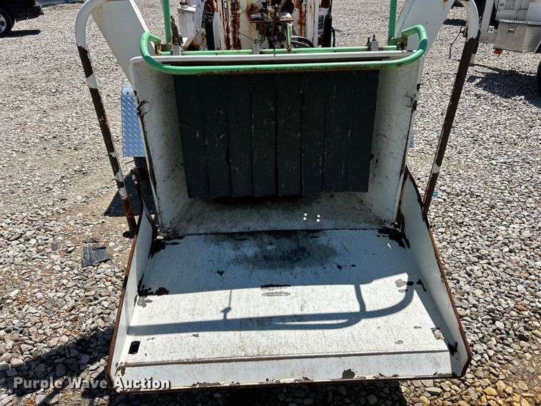 image for item YA2840 2009 Altec DC1217 wood chipper