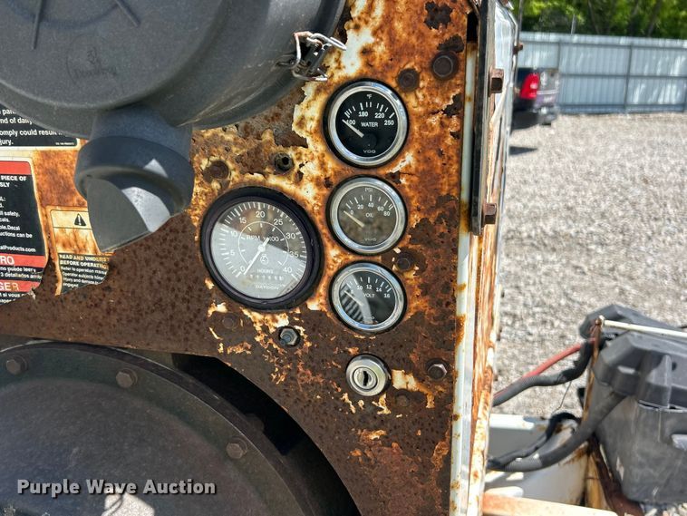 image for item YA2840 2009 Altec DC1217 wood chipper