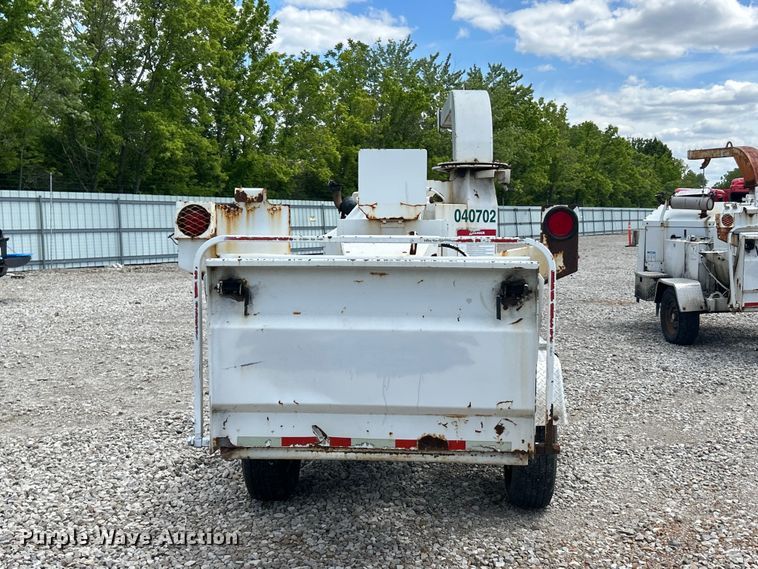 image for item YA2841 2007 Bandit 200 wood chipper