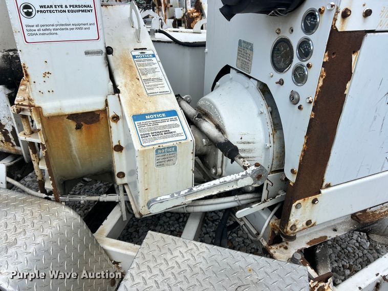 image for item YA2841 2007 Bandit 200 wood chipper
