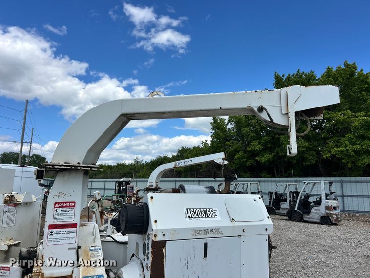 image for item YA2841 2007 Bandit 200 wood chipper