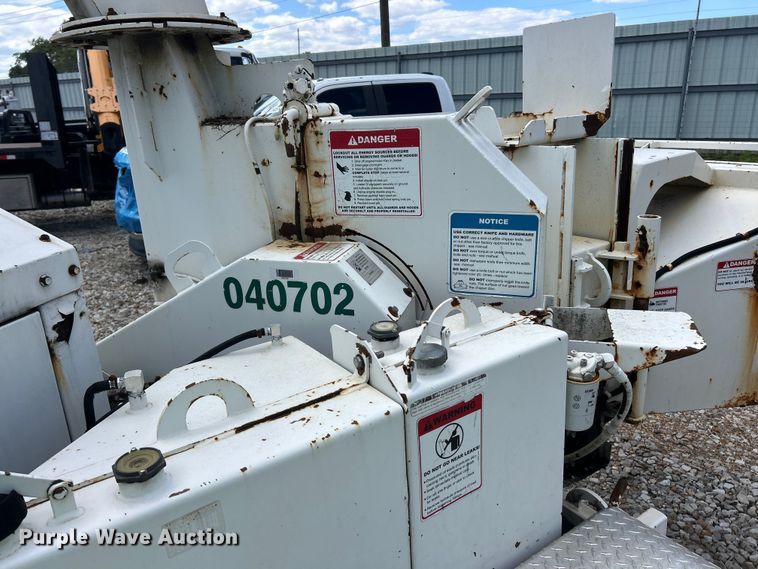 image for item YA2841 2007 Bandit 200 wood chipper