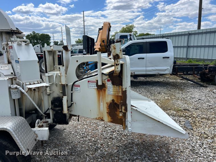image for item YA2841 2007 Bandit 200 wood chipper