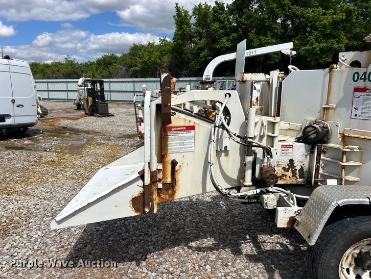 image for item YA2841 2007 Bandit 200 wood chipper
