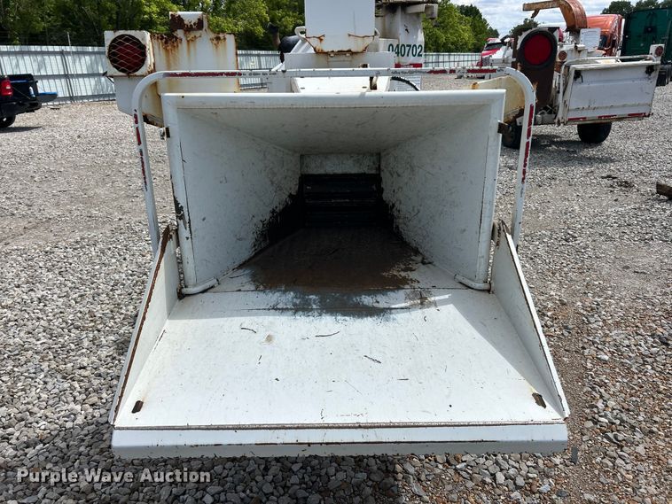 image for item YA2841 2007 Bandit 200 wood chipper