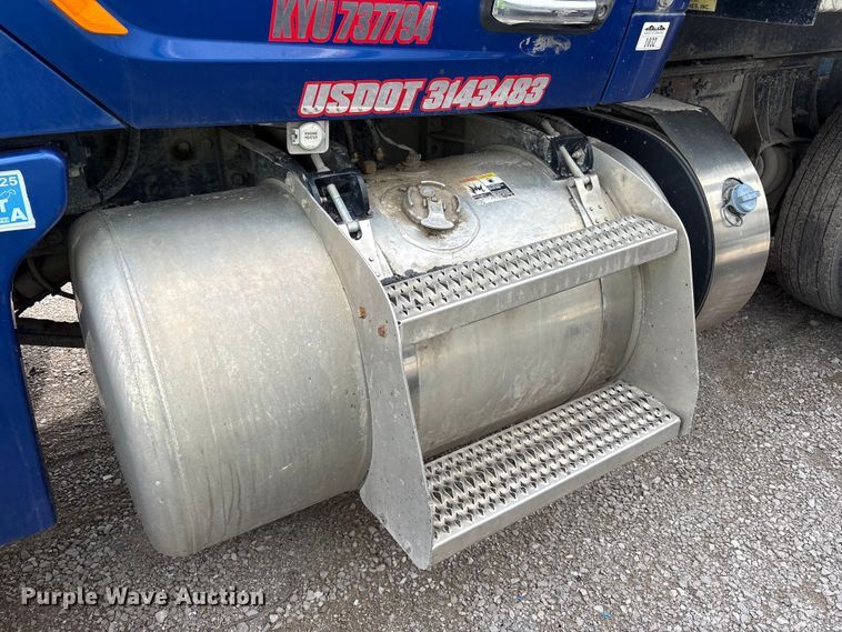 image for item YA2873 2018 Peterbilt 567 dump truck