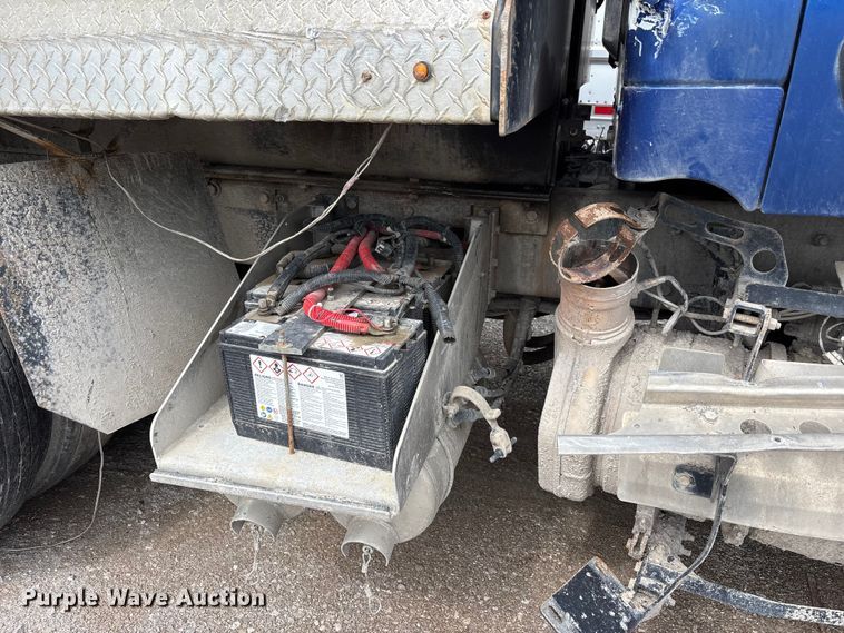 image for item YA2873 2018 Peterbilt 567 dump truck