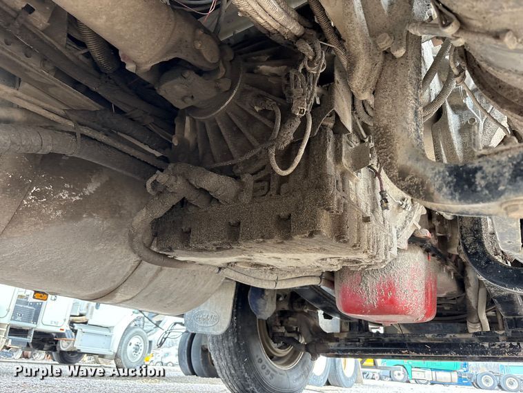 image for item YA2873 2018 Peterbilt 567 dump truck