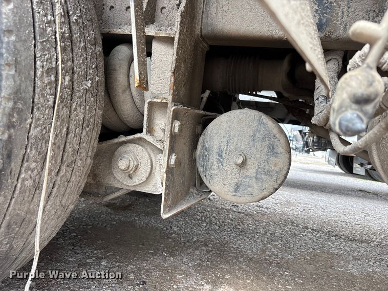 image for item YA2873 2018 Peterbilt 567 dump truck
