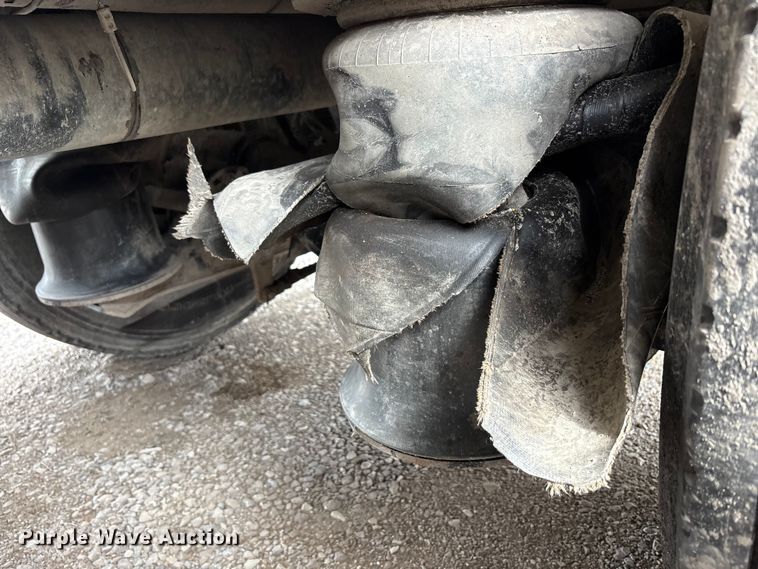 image for item YA2873 2018 Peterbilt 567 dump truck