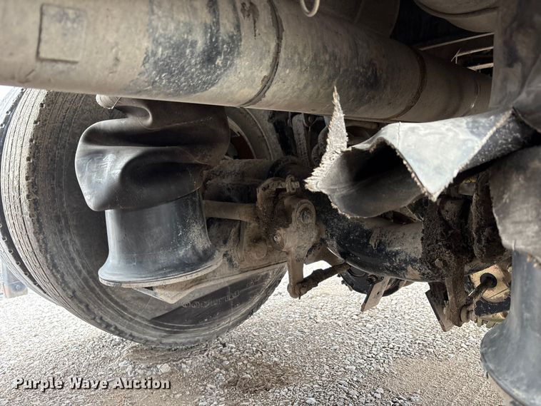 image for item YA2873 2018 Peterbilt 567 dump truck