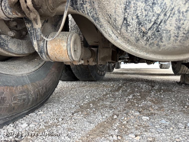 image for item YA2873 2018 Peterbilt 567 dump truck