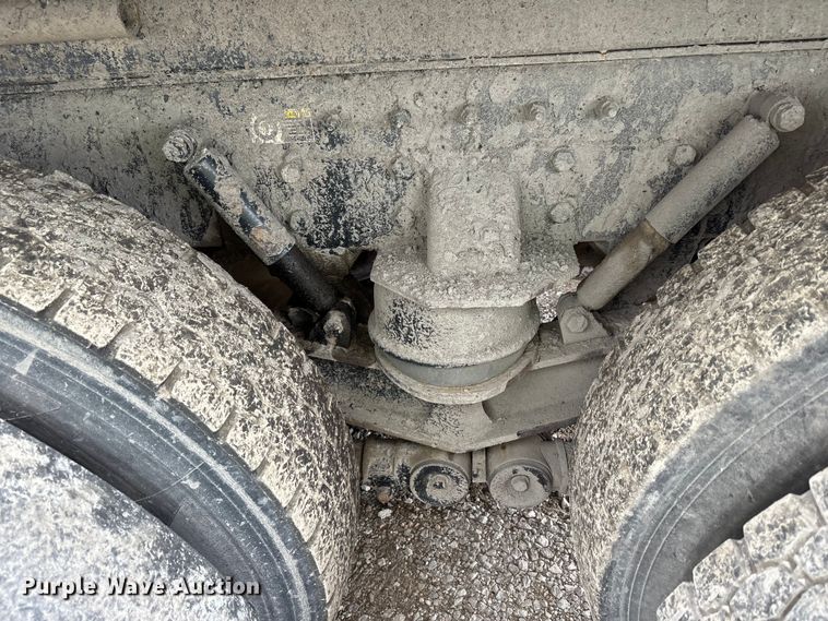 image for item YA2873 2018 Peterbilt 567 dump truck