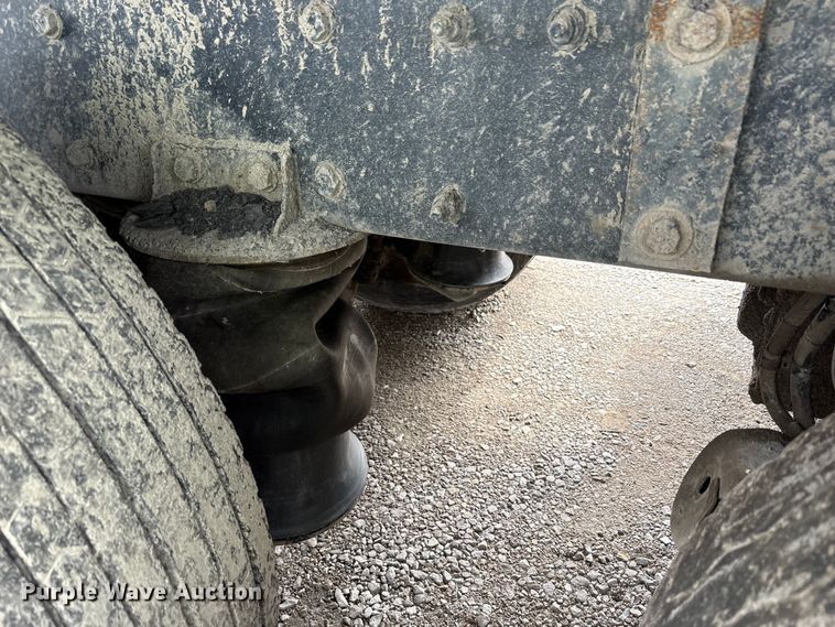 image for item YA2873 2018 Peterbilt 567 dump truck