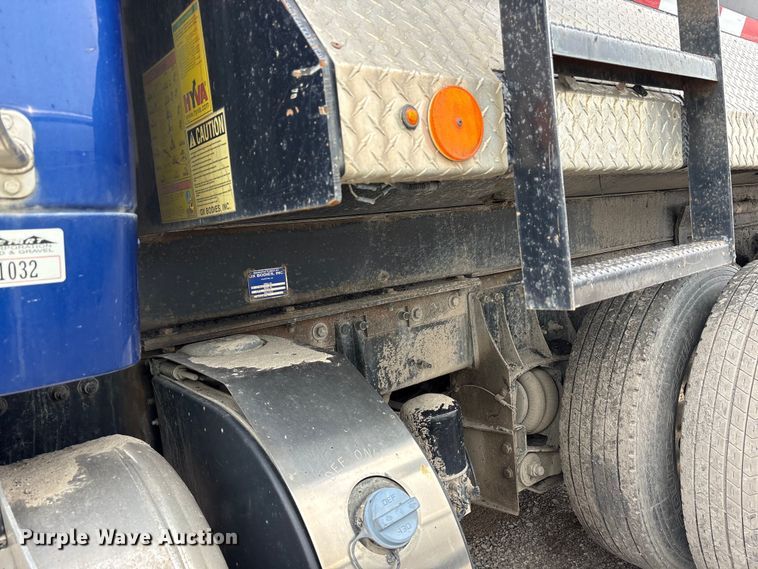 image for item YA2873 2018 Peterbilt 567 dump truck