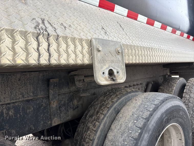 image for item YA2873 2018 Peterbilt 567 dump truck