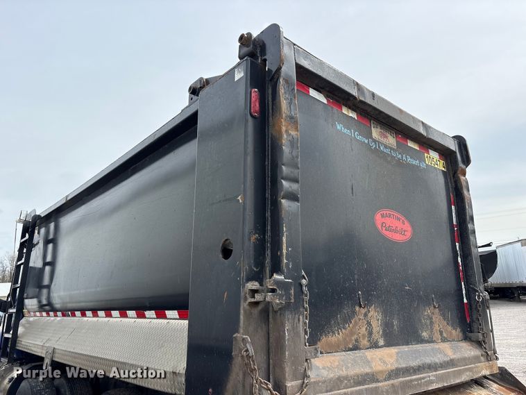image for item YA2873 2018 Peterbilt 567 dump truck