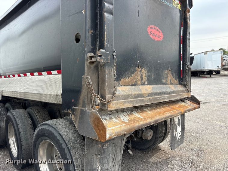 image for item YA2873 2018 Peterbilt 567 dump truck