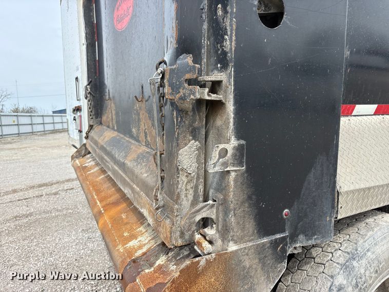 image for item YA2873 2018 Peterbilt 567 dump truck