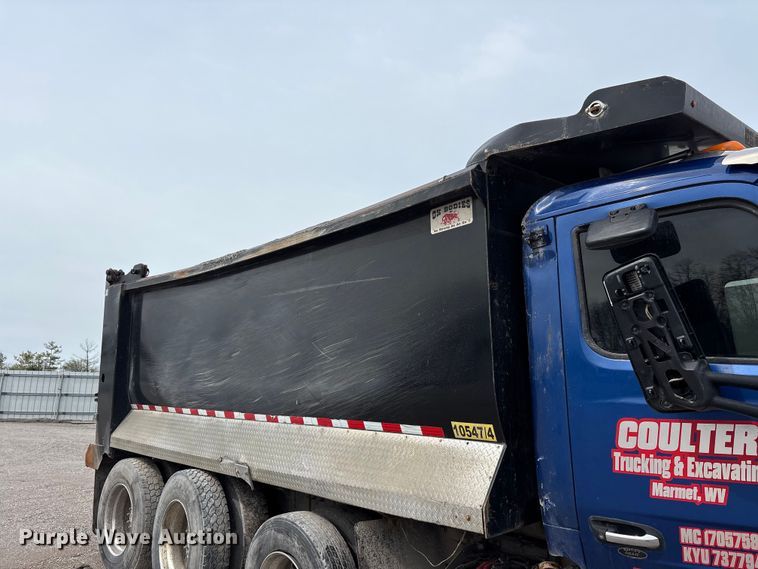 image for item YA2873 2018 Peterbilt 567 dump truck