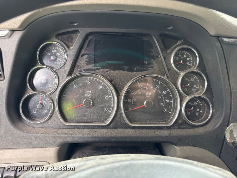 image for item YA2873 2018 Peterbilt 567 dump truck
