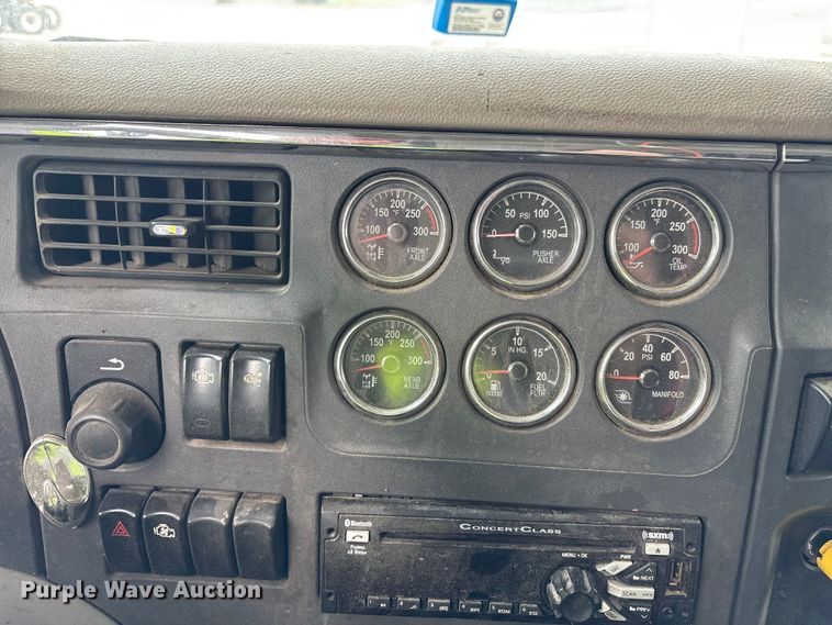 image for item YA2873 2018 Peterbilt 567 dump truck