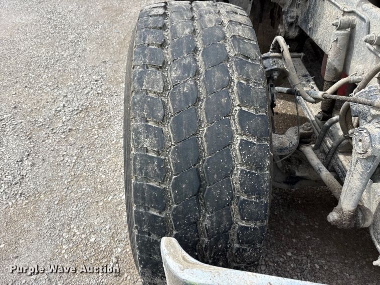 image for item YA2873 2018 Peterbilt 567 dump truck