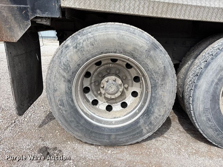 image for item YA2873 2018 Peterbilt 567 dump truck