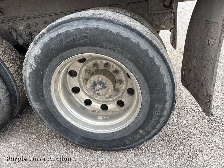 image for item YA2873 2018 Peterbilt 567 dump truck