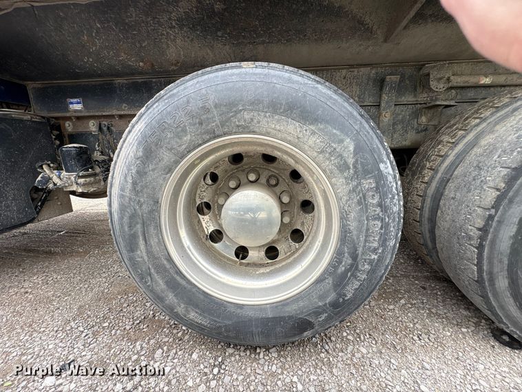 image for item YA2873 2018 Peterbilt 567 dump truck