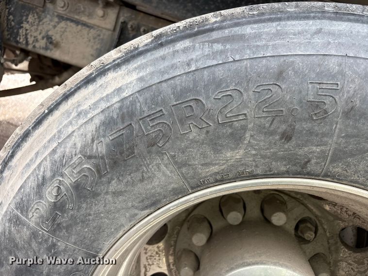 image for item YA2873 2018 Peterbilt 567 dump truck