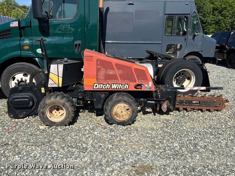 image for item YA3099 2015 Ditch Witch 410SX trencher