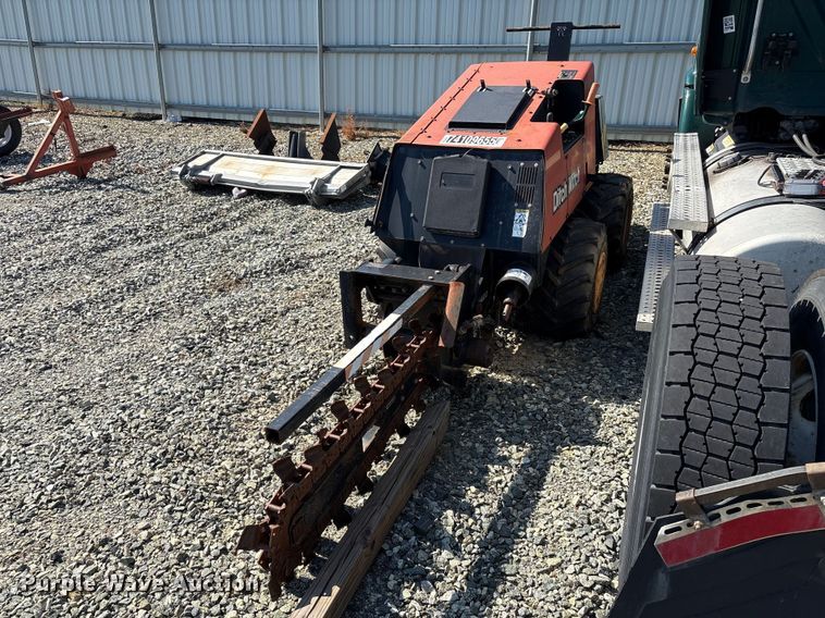 image for item YA3099 2015 Ditch Witch 410SX trencher