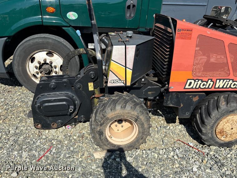 image for item YA3099 2015 Ditch Witch 410SX trencher