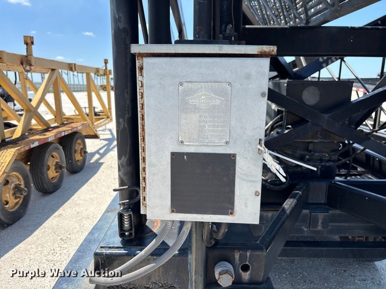 image for item YA3110 Antenna tower trailer