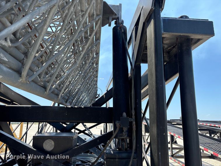 image for item YA3110 Antenna tower trailer