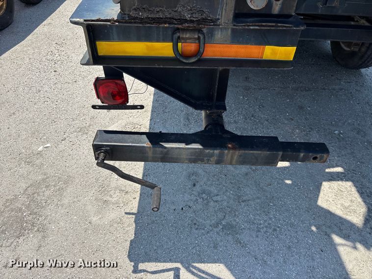 image for item YA3110 Antenna tower trailer