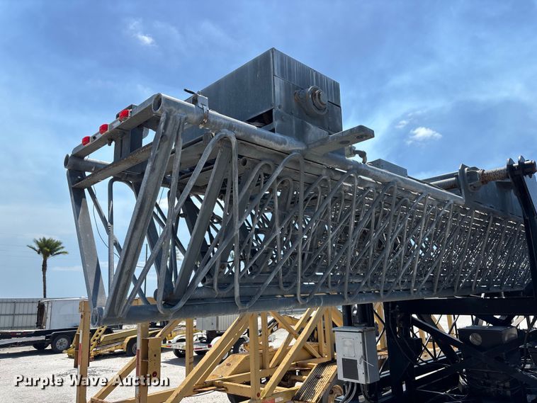 image for item YA3110 Antenna tower trailer