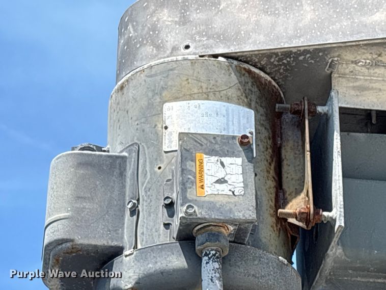 image for item YA3110 Antenna tower trailer