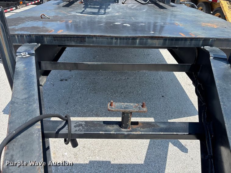 image for item YA3110 Antenna tower trailer