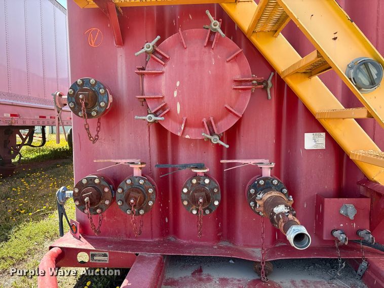 image for item YA3170 Dragon Products frac tank trailer