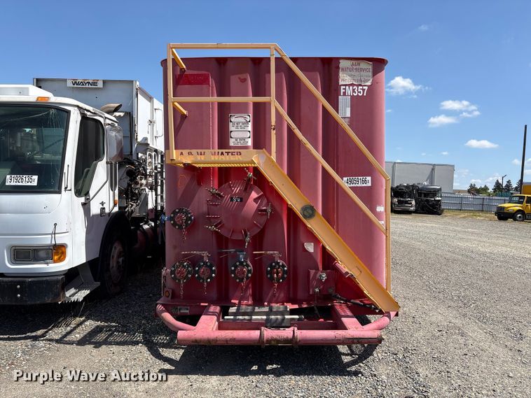 image for item YA3172 Dragon Products frac tank trailer