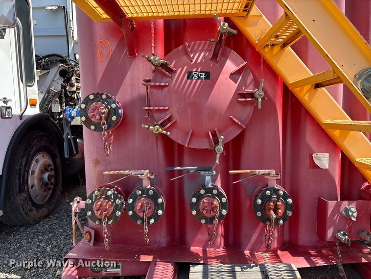 image for item YA3172 Dragon Products frac tank trailer