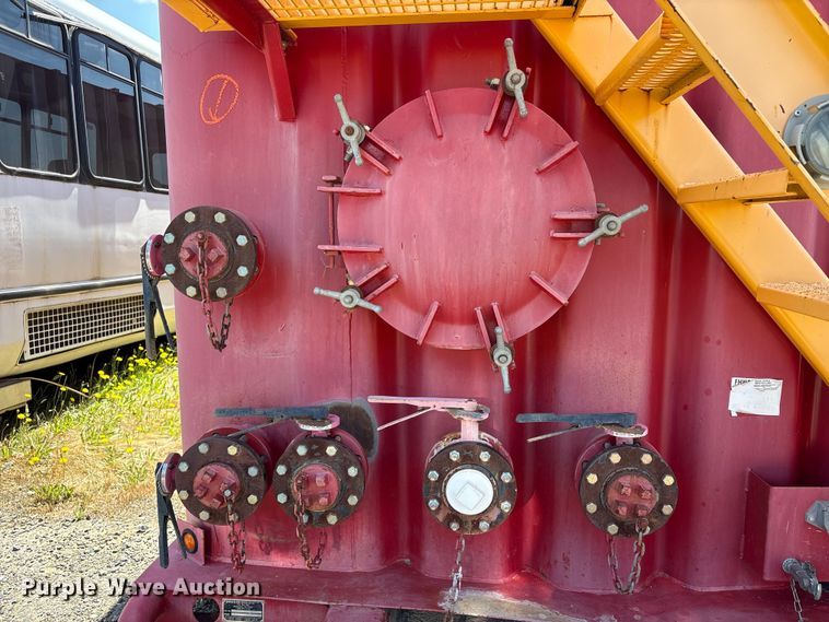 image for item YA3173 Dragon Products frac tank trailer