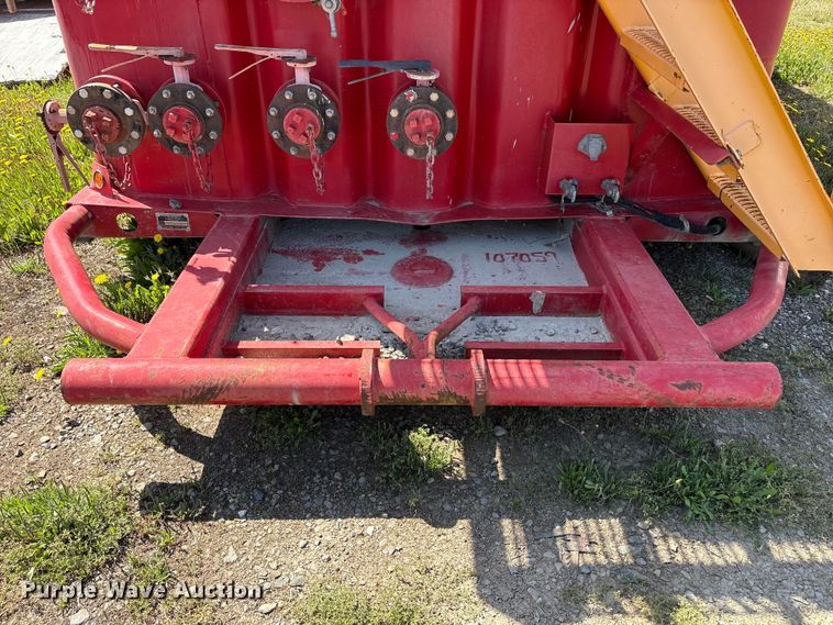 image for item YA3175 Dragon Products frac tank trailer